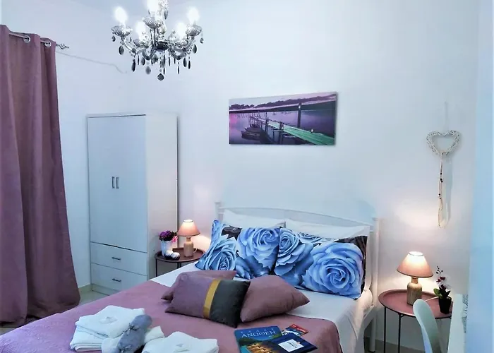 Angelina's Cosy In Corfu Town Apartment *